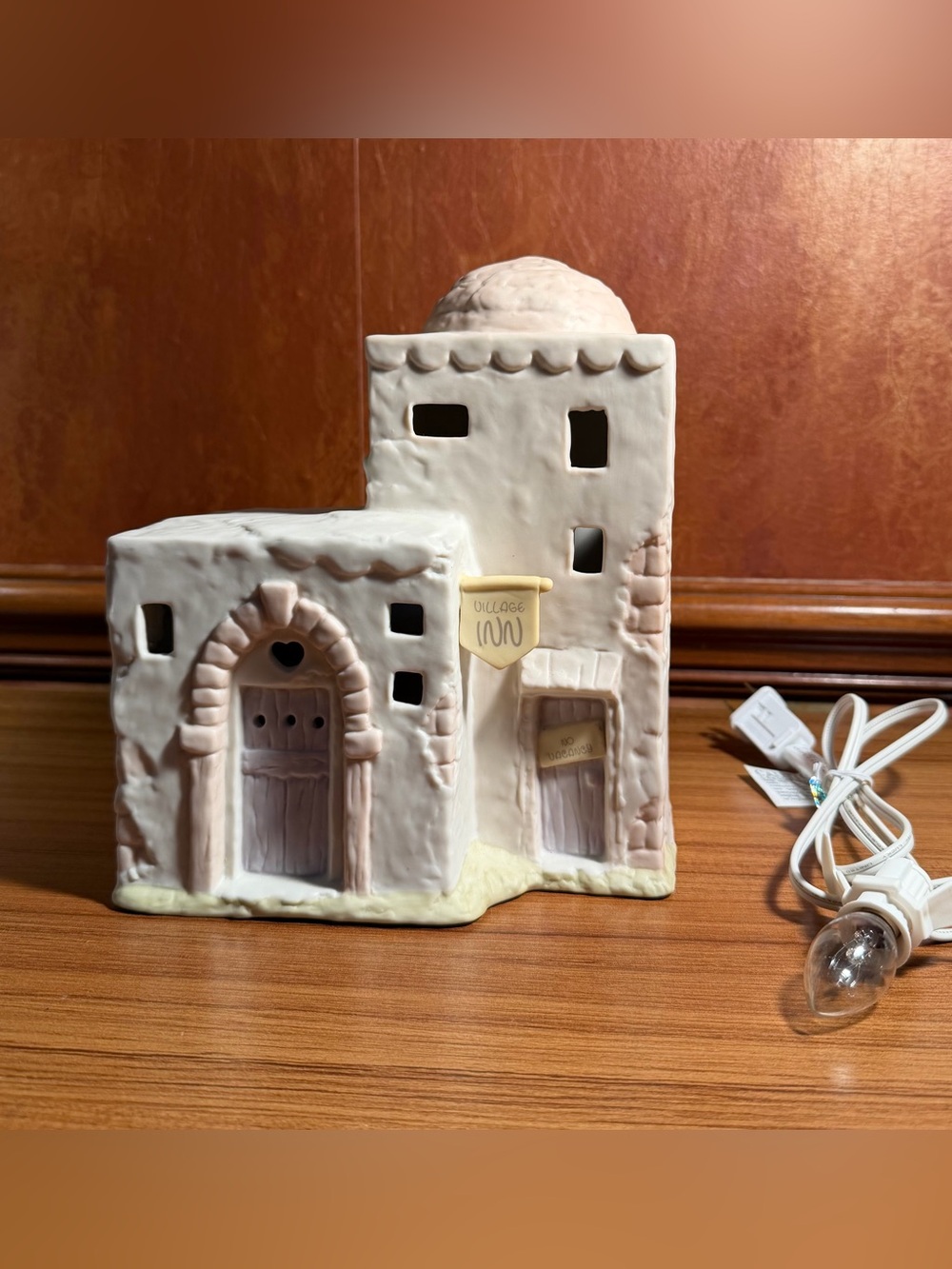 Precious Moments REG NATIVITY Addition  LIGHTED INN  283428  with Cord/Bulb